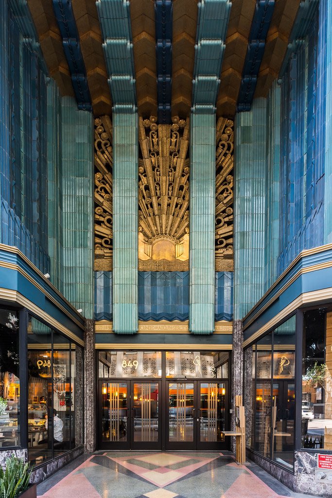 Maximillian_MXI's tweet photo. 💎 My favorite building in Downtown LA
📸 Photos of me by @shotbydominque
#downtownlosangeles #historiccore #dtla #downtownla #architecture @HistoricCore @DTLAWEEKLY https://t.co/Hl8fsuR5Ld