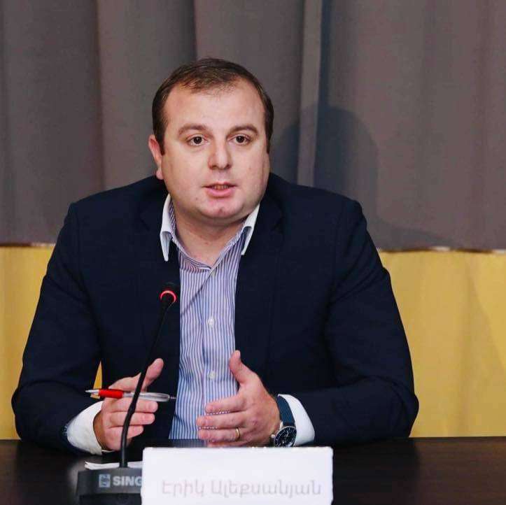 Երևան քաղաքի առաջին ատյանի ընդհանուր իրավասության դատարան է ներկայացվել միջնորդություն՝ Ազատագրում շարժման առաջնորդ Միքայել Բադալյանի նկատմամբ ընտրված խափանման միջոցը՝ կալանավորումը գրավով փոփոխելու վերաբերյալ։

- Միքայել Բադալյանի պաշտպան Էրիկ Ալեքսանյան