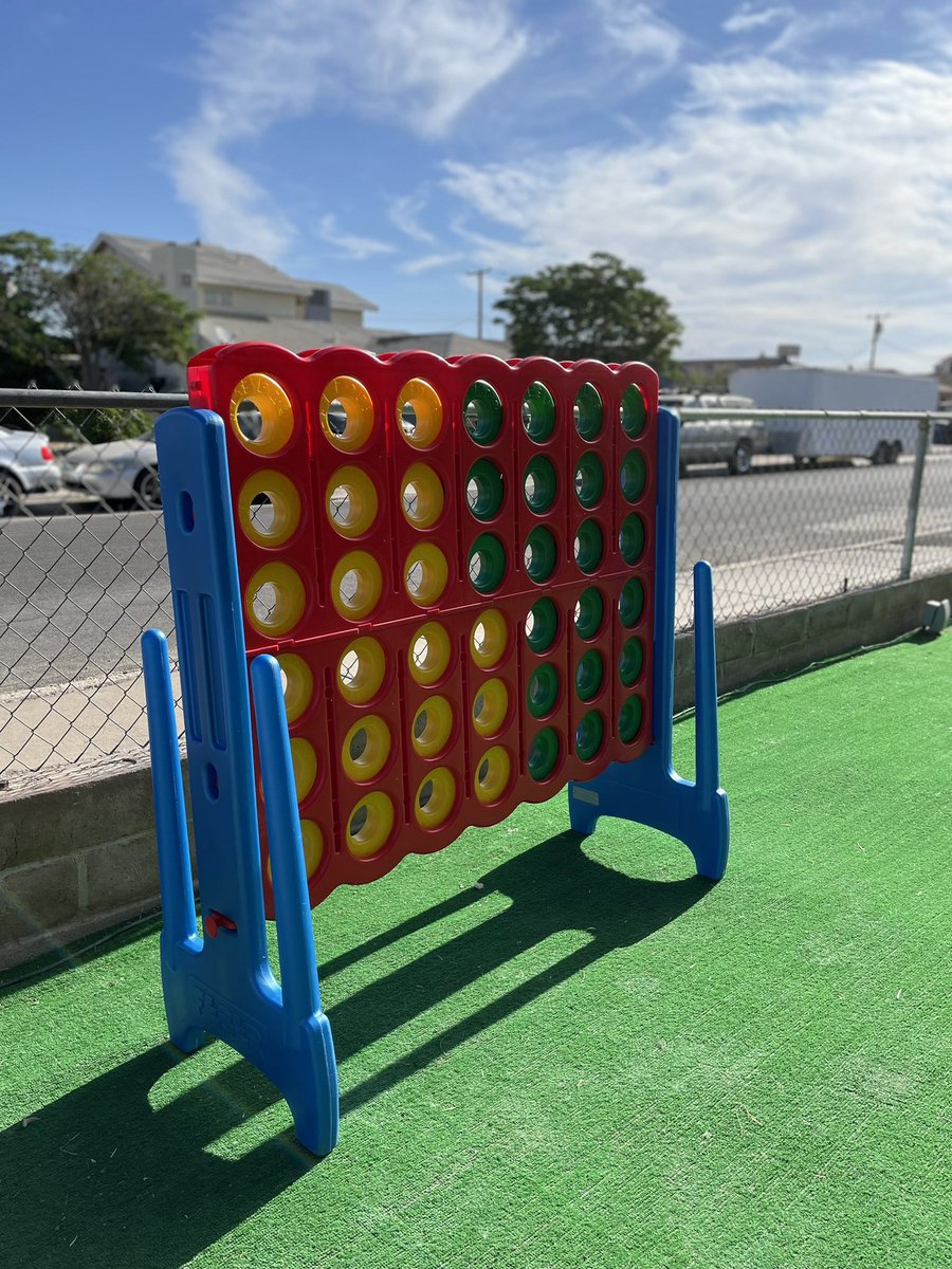 Graduation Parties mean you need to have things for kids to do! Try some of our GIANT GAMES for rent. 

#graduationparty #familyparty #eventrental #partyrental