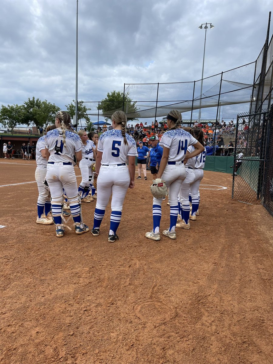 MikeMicallef1's tweet photo. After a weather delay, the Lady Wolves are ready to get this game started and win #Ship! 🥎

Best seat in the house! @DHSHappenings https://t.co/M62XxKElo8