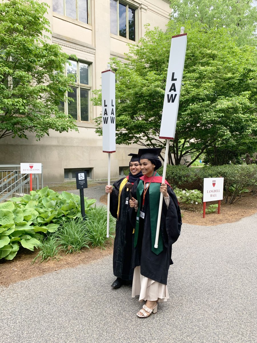 Harvard_Law's tweet photo. Still celebrating the Class of 2022 🎊 https://t.co/0oFd4FaJGb