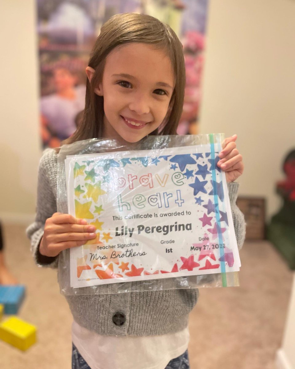 VPReads's tweet photo. Today was my baby girls last day of first grade! We are so incredibly thankful for her incredible teacher @MMBrothers and all of her care and kindness. Lily won the Brave Heart award and was very proud to share all of the wonderful things that her teacher shared about her. 💖 https://t.co/k4tCys6Kdl