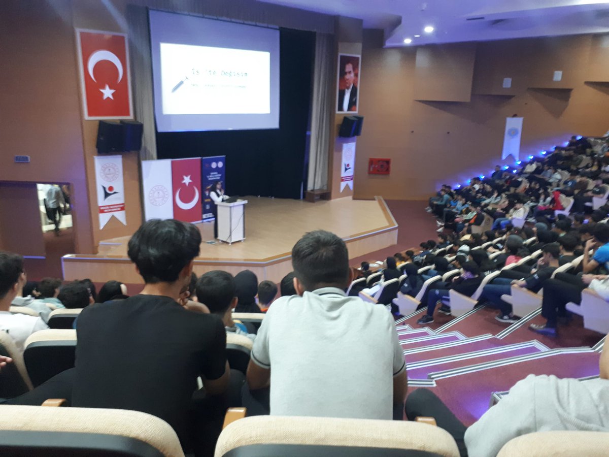 Müdürlüğümüzün Tübitak 4007 destekli Bingöl İnovasyon Bilim Şenliği kapsamında İstinye Üniv.'den Dr.Öğrt.Üyesi Şebnem Özdemir tarafından öğretmenlere ve lise öğrencilerine yönelik olarak Yapay Zekâ ve Geleceğin Meslekleri başlıklı seminerler verildi.
<a href="/halilyucel6060/">Halil YÜCEL</a> 
<a href="/Tubitak/">TÜBİTAK</a>