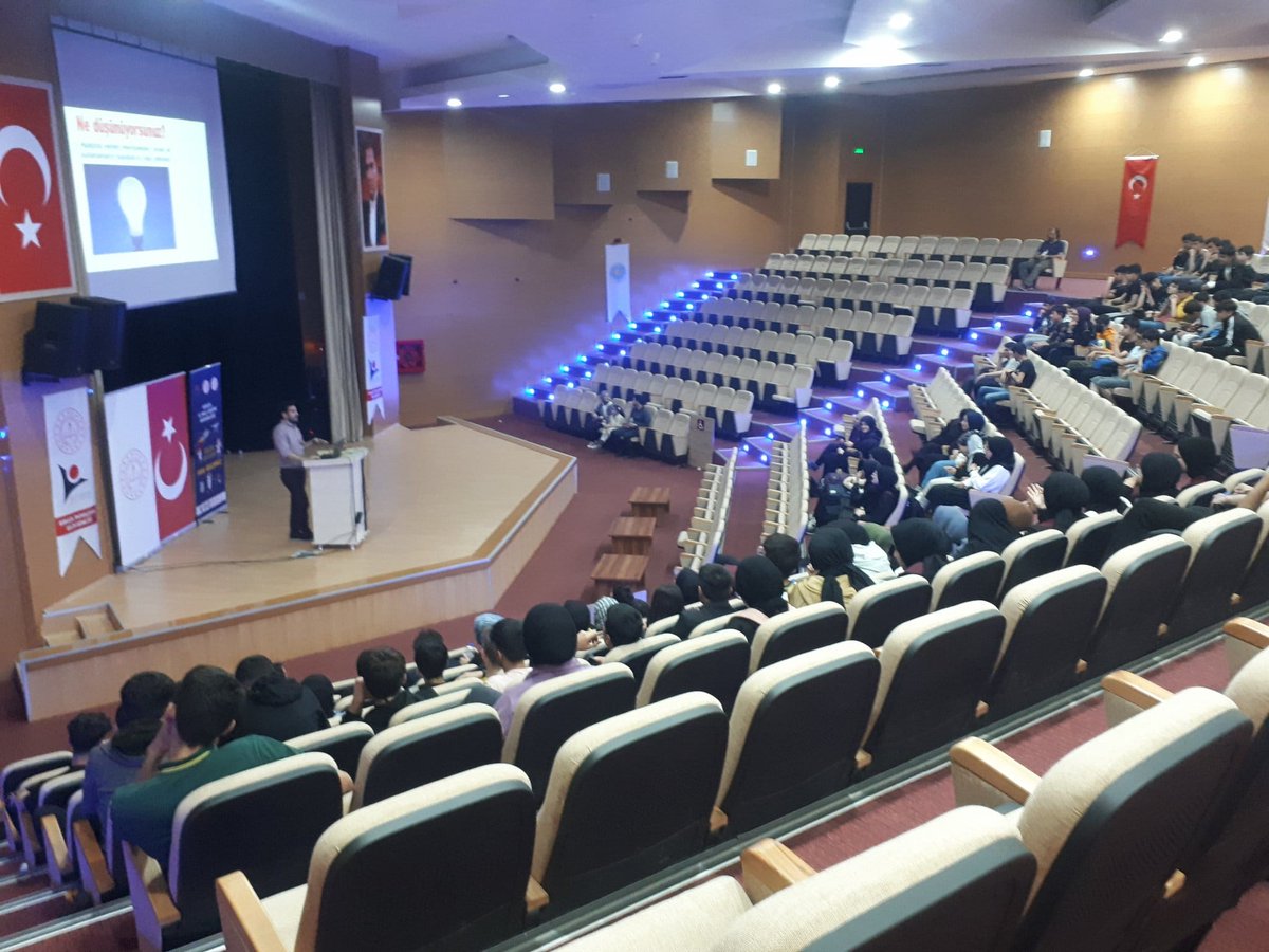 Müdürlüğümüzün Tübitak 4007 destekli Bingöl İnovasyon Bilim Şenliği kapsamında Pamukkale Üniv.'den Dr.Öğrt.Üyesi Aytaç Karakaş tarafından merkeze bağlı okullarımızdaki Fen Bilimleri öğretmenlerine ve lise öğrencilerine STEM Entegrasyonu semineri verildi.
<a href="/halilyucel6060/">Halil YÜCEL</a> 
<a href="/tcmeb/">Millî Eğitim Bakanlığı</a>