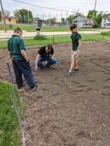 Loggers205's tweet photo. Lincoln Middle School students and staff have begun work on our annual community garden! Between the generosity of Home depot, the grant awarded by the City Of Rockford, and Seeds donated by the University of Illinois extension this has gone from a good effort to a great one! https://t.co/8ZaAuC5YMp