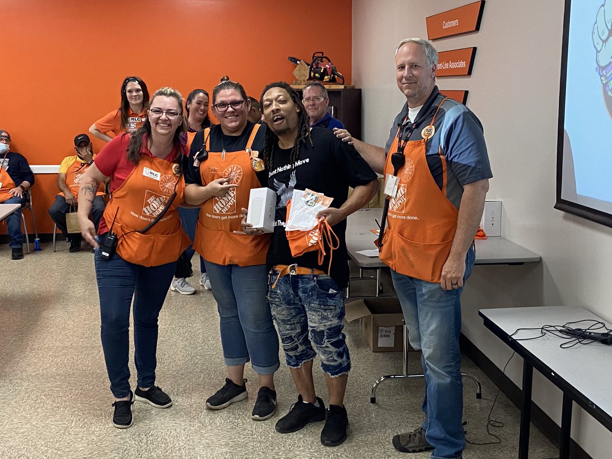Congratulations Q, Key1 Outbound Associate of the Month. Thank you for living our values and building strong relationships with the team!!🎉🎉🎉@mmusick77 <a href="/KristinDecker11/">Kristin Decker</a> <a href="/FieselMark/">Mark Fiesel</a> <a href="/THDKaitlynLake/">Kaitlyn Lake</a> @JanisseSudbrock @ChristopherInHR #indyrlc