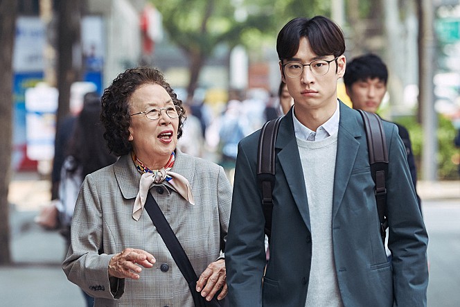 I can't describe with words the beauty of this movie. #LeeJehoon knows exactly how to choose his works, they are always so meaningful, I'm proud to be a hoonist 🥺
And #NaMoonHee what a great actress 👏🏽
#ICanSpeak #이제훈 #아이캔스피크
