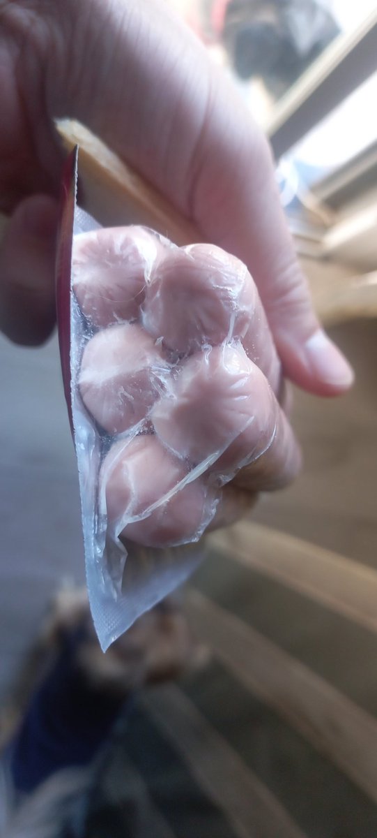 hgerardo's tweet photo. Hola @swiftargentina , compre un paquete de salchichas y vino una menos, levante el reclamo por el site y por mail y sin respuesta. Arreglen la maquina así no vuelve a pasar. Gracias https://t.co/gDtHevA3hH