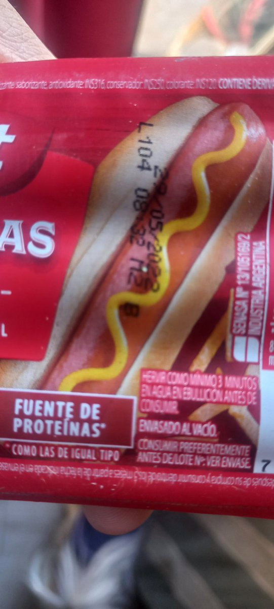 hgerardo's tweet photo. Hola @swiftargentina , compre un paquete de salchichas y vino una menos, levante el reclamo por el site y por mail y sin respuesta. Arreglen la maquina así no vuelve a pasar. Gracias https://t.co/gDtHevA3hH