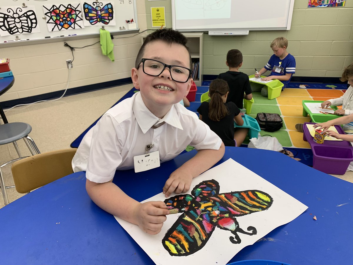ArtwithMrsPark's tweet photo. 2nd grade: Butterfly 🦋 Beautifully blended oil pastel 😍 @RoseSmoral #TheHill #symmetry #oilpastel https://t.co/eRVcz5g8po
