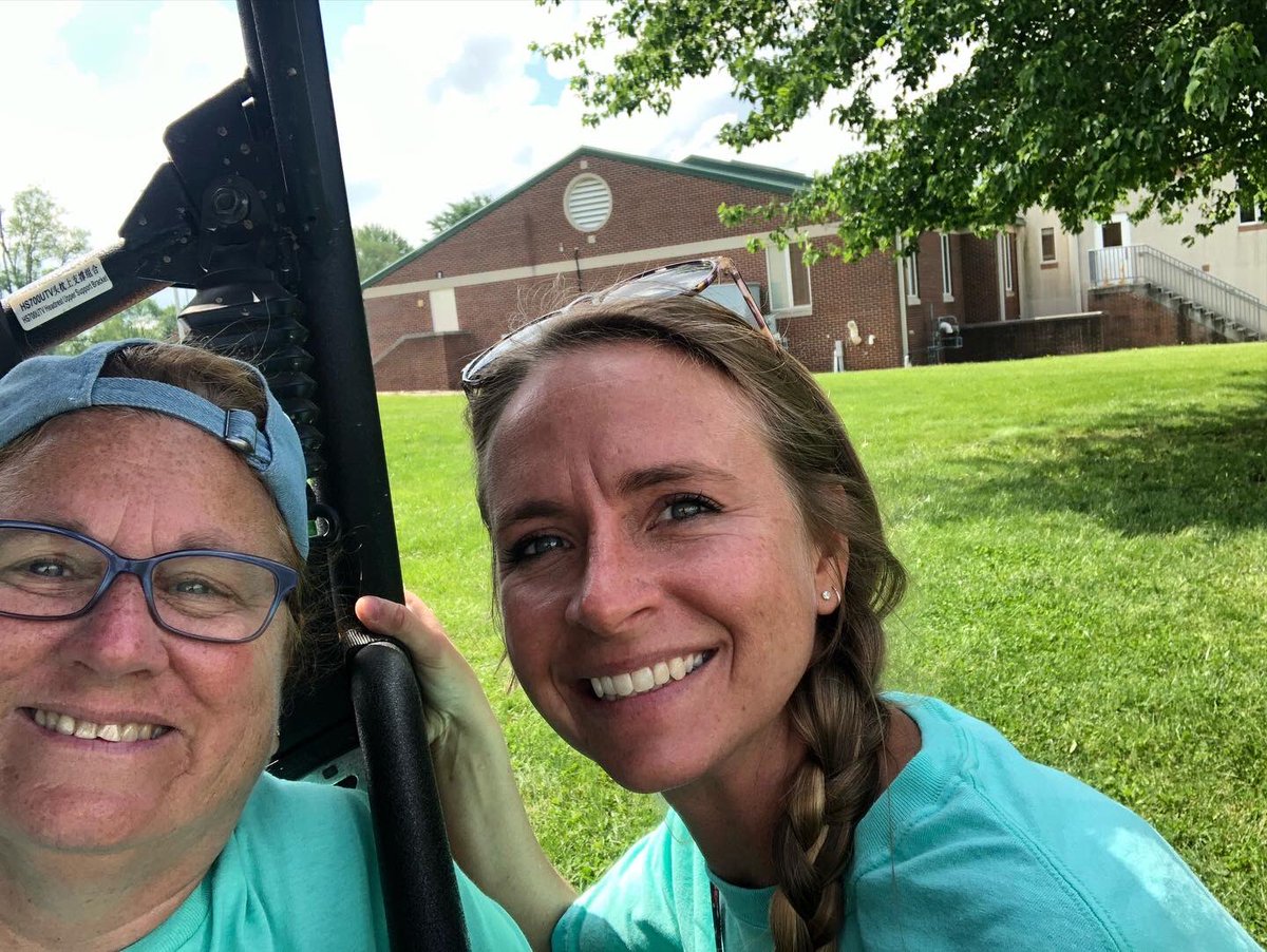 debblunk's tweet photo. Woot woot the weather gods were kind to us on this field day β¦ everyone had a great time and thanks to all that help .. love seeing and hearing all the giggles and smiles on the kiddos in the yard today β¦#justafewmoreyears #washingtonstem https://t.co/fSTXyfKCPX