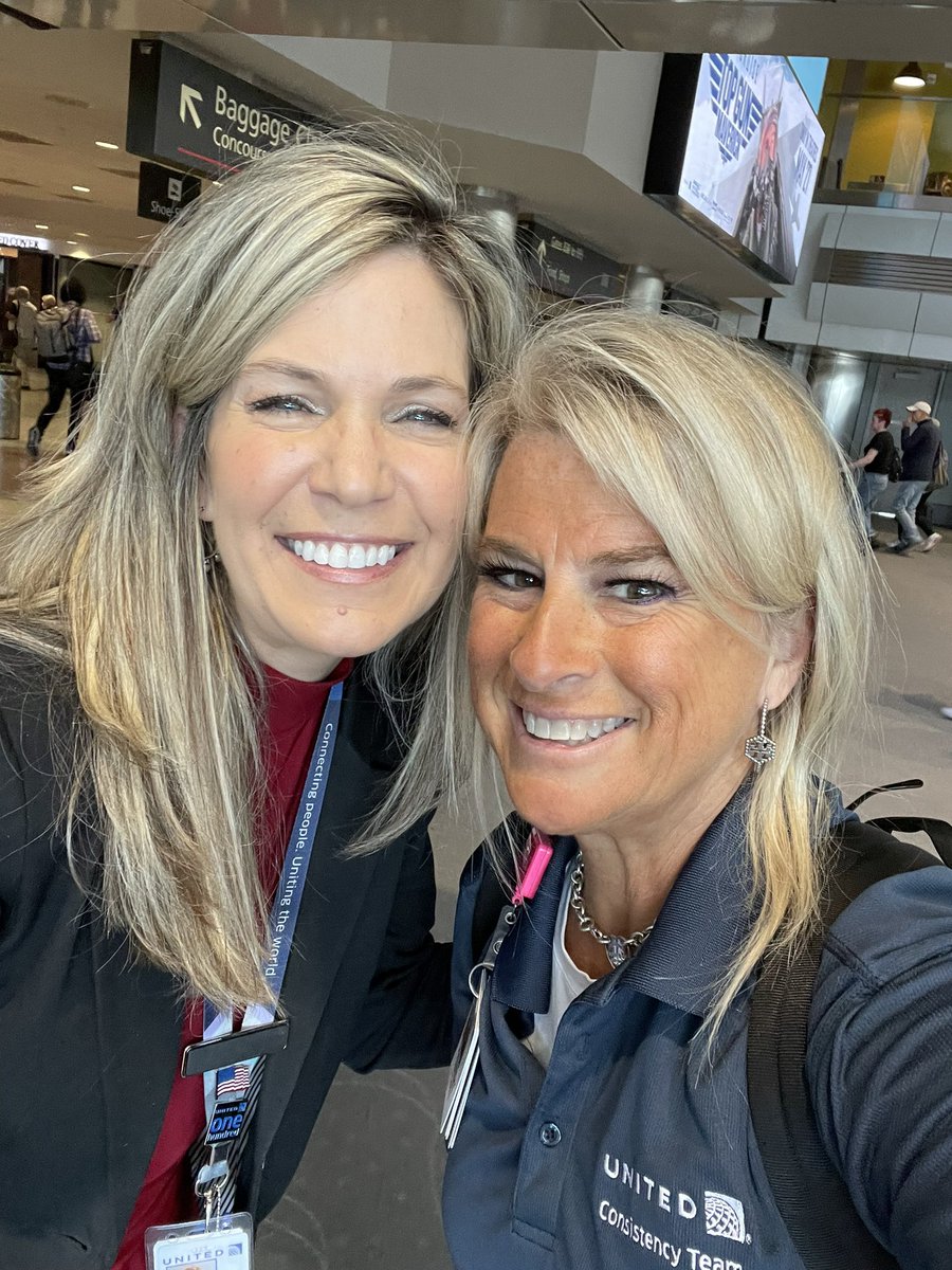 Great week with #teamDen met new leadership, chatted with everyone about #summerreadiness and all that goes into making <a href="/united/">United Airlines</a> a great airline! #UnitedConsistencyTeam #goodleadstheway <a href="/Cheryl_Searle/">Texas⭐️Cheryl</a> <a href="/coreyhalstead/">Corey Halstead</a> <a href="/BsquaredUA/">Bradley Boyd</a> @jonathangooda <a href="/JMRoitman/">Jon Roitman</a>