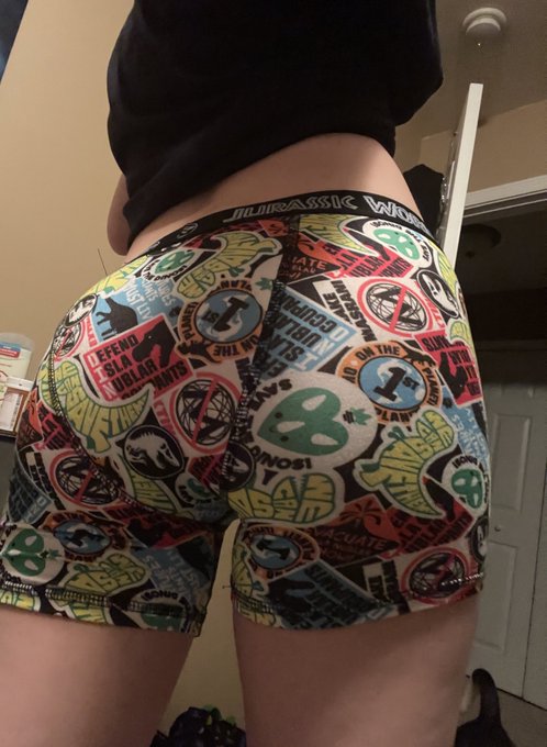 a little shaky today, but still loving my dino boxers💕i have a set of 4☺️ hoping we can start posting