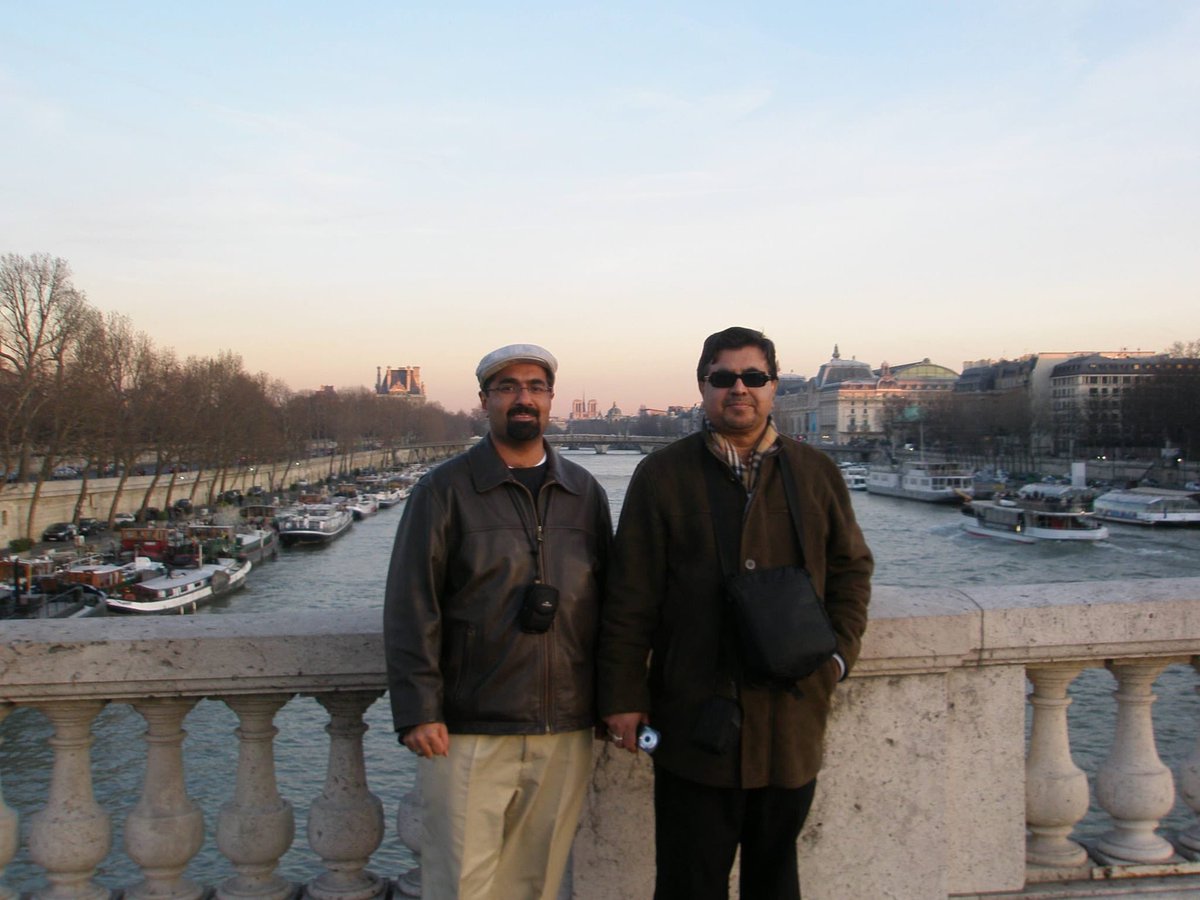 Ahmadiyya_CA's tweet photo. On that same trip to Geneva, Respected Maulana ⁦@NaseemMahdi⁩ Sahib and I made a side trip to Paris. Will always cherish that trip and the one-on-one time we spent.  May Allah elevate your status and give you a high station in Heaven. https://t.co/NbGvGc1lD9