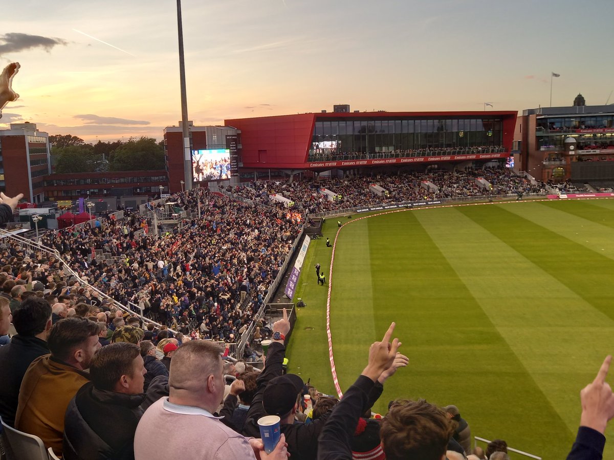 David Hart tweet media