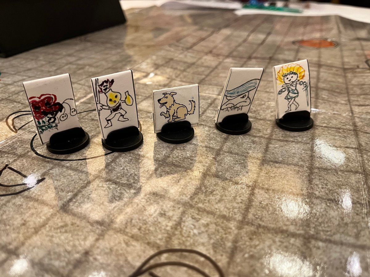 Excellent first adventure with hand drawn minis by @HmmHilary!!  
#PaizoCon2022