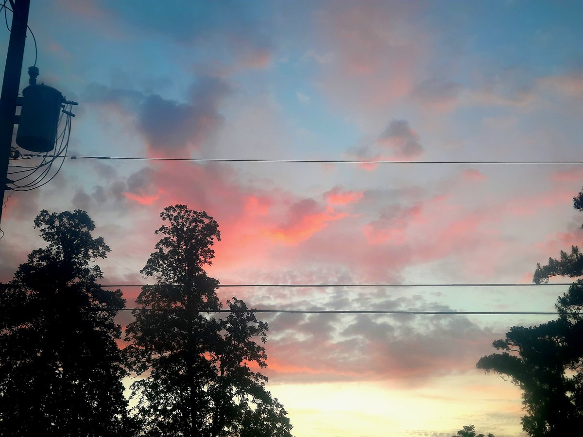 This wk's #sunrise glow on #clouds #JaxFL #firstalertwx #StormHour #ThePhotoHour @WizardWeather @JAclouds @luketaplin42 #photography @cloudymamma @mypicworld @enjoyscooking @AngelBrise1 @tracyfromjax @WilliamBug4 @EarthandClouds2 @PicPoet #AJSGArt #ViaAStockADay #nature #weather