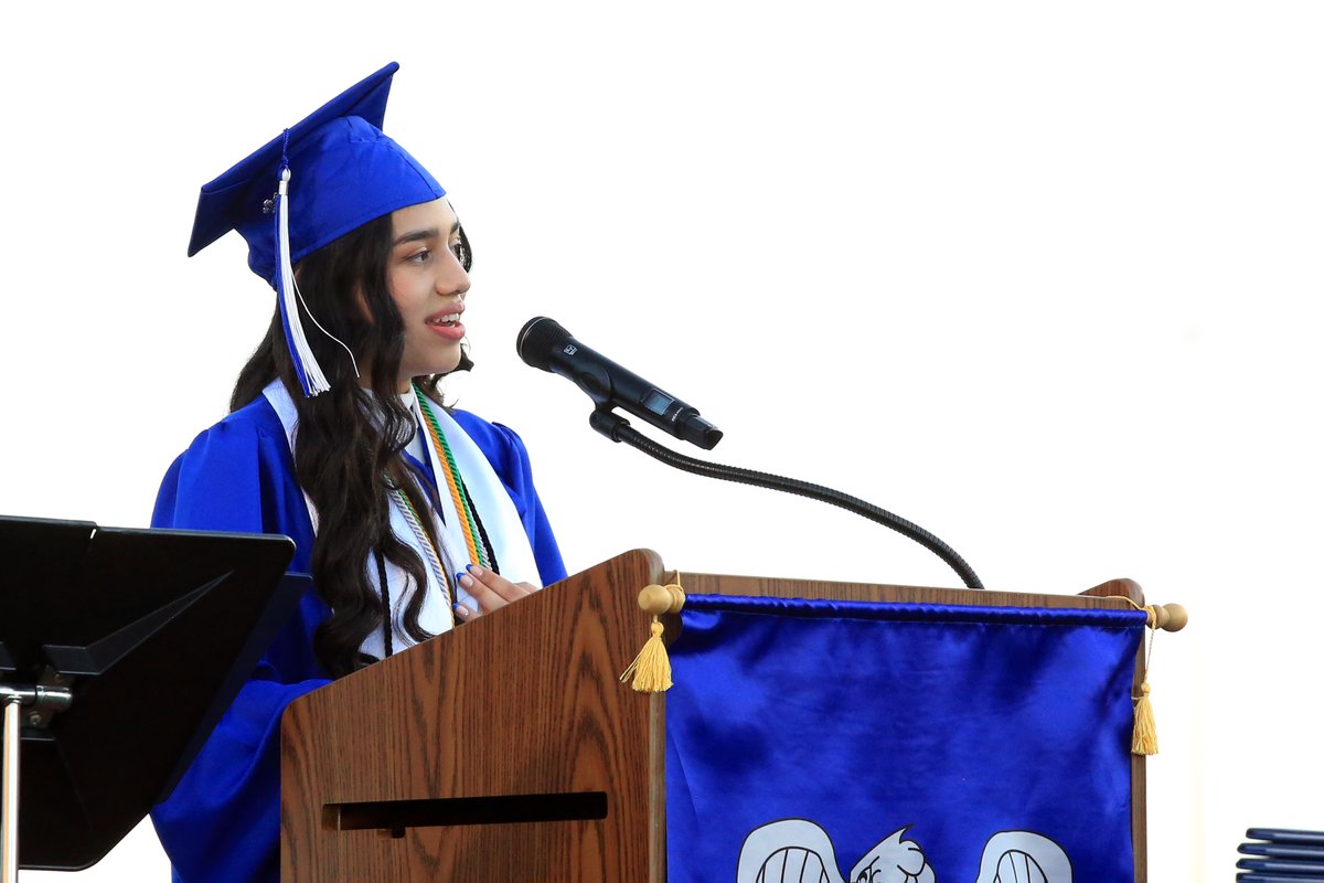 newcaneyisd's tweet photo. Congratulations to the New Caney HS Class of 2022! #NCISD #NCHS_Eagles #classof2022 #graduation https://t.co/4K7zTMHohy