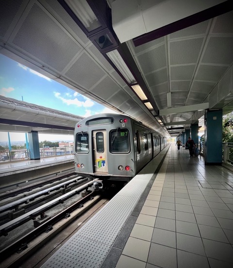 Empieza el fin de semana largo y quieres disfrutar.
Podemos ser tu conductor designado y llegues a tu destino seguro. #ViajaSeguro #AlternativadeTransporte <a href="/trenurbanopr/">Tren Urbano</a> 
<a href="/DTOP/">DTOP</a> @prsecdtop <a href="/fortalezapr/">Puerto Rico Governor's Office</a>