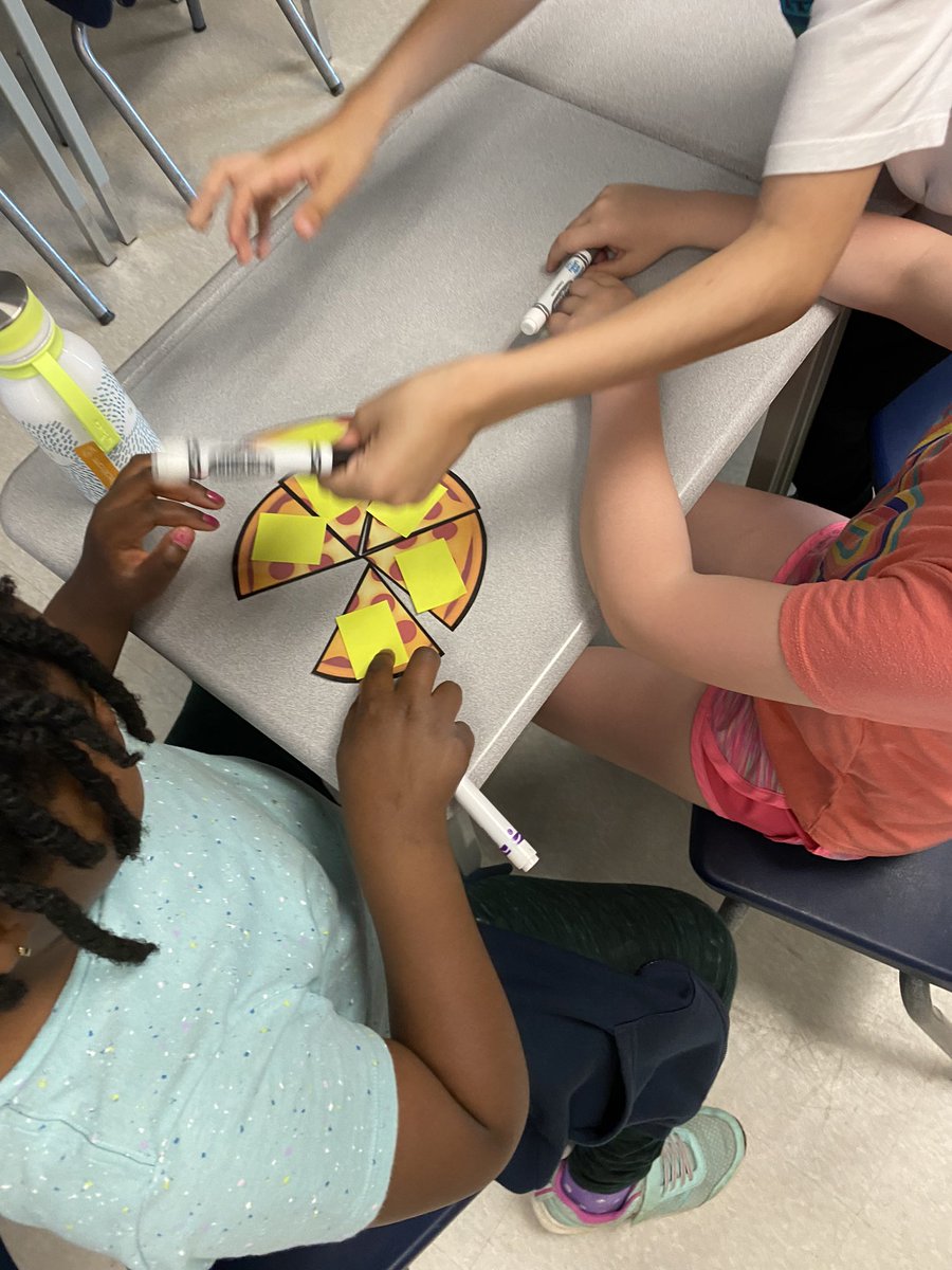 MmeHeckman's tweet photo. Fun with fractions! @PLRobertsonPS https://t.co/dw6bmIezEE