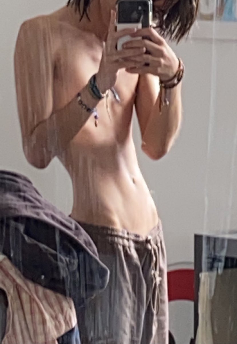 VSilleigue's tweet photo. RT AND DM FOR MORE…   
#gay #twink #hot #dickpic #twinknude #grindr #body #bottom https://t.co/8F5SxPcOOO