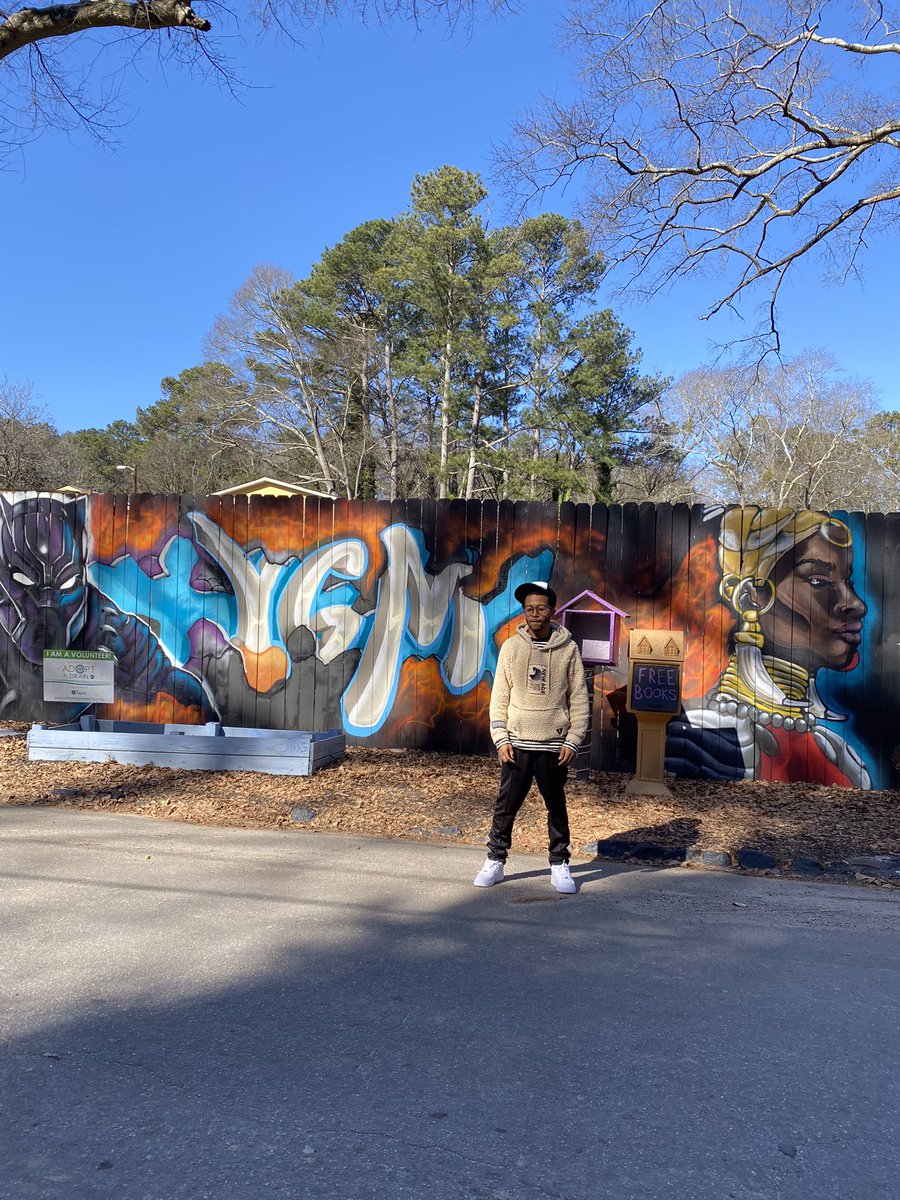 OfficialAshton's tweet photo. 25 w a community center in my city! Open everyday, Bring your people 3435 Lake Valley Rd NW Atlanta, GA 30331 🍀☀️ https://t.co/JYUXdmndx3