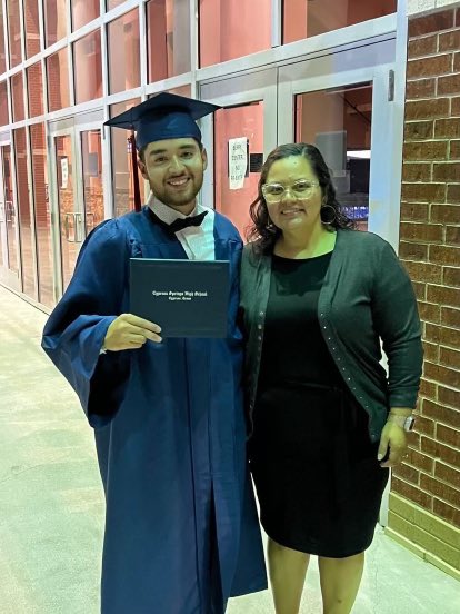 Mrs_Monjaras's tweet photo. It was an honor to have been invited to Iann’s graduation 👨🏻🎓. Celebrating with his family was a true pleasure. I taught him math in 8th grade and he made me a promise to graduate and invite me! First Generation Graduate!! 💯🎓🥰 #GraduatingClassOf2022 https://t.co/SgSwkfyOhH