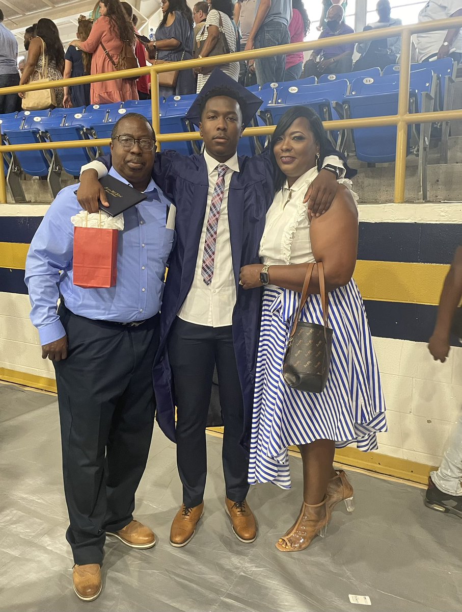 A_Hollis5 tweet media