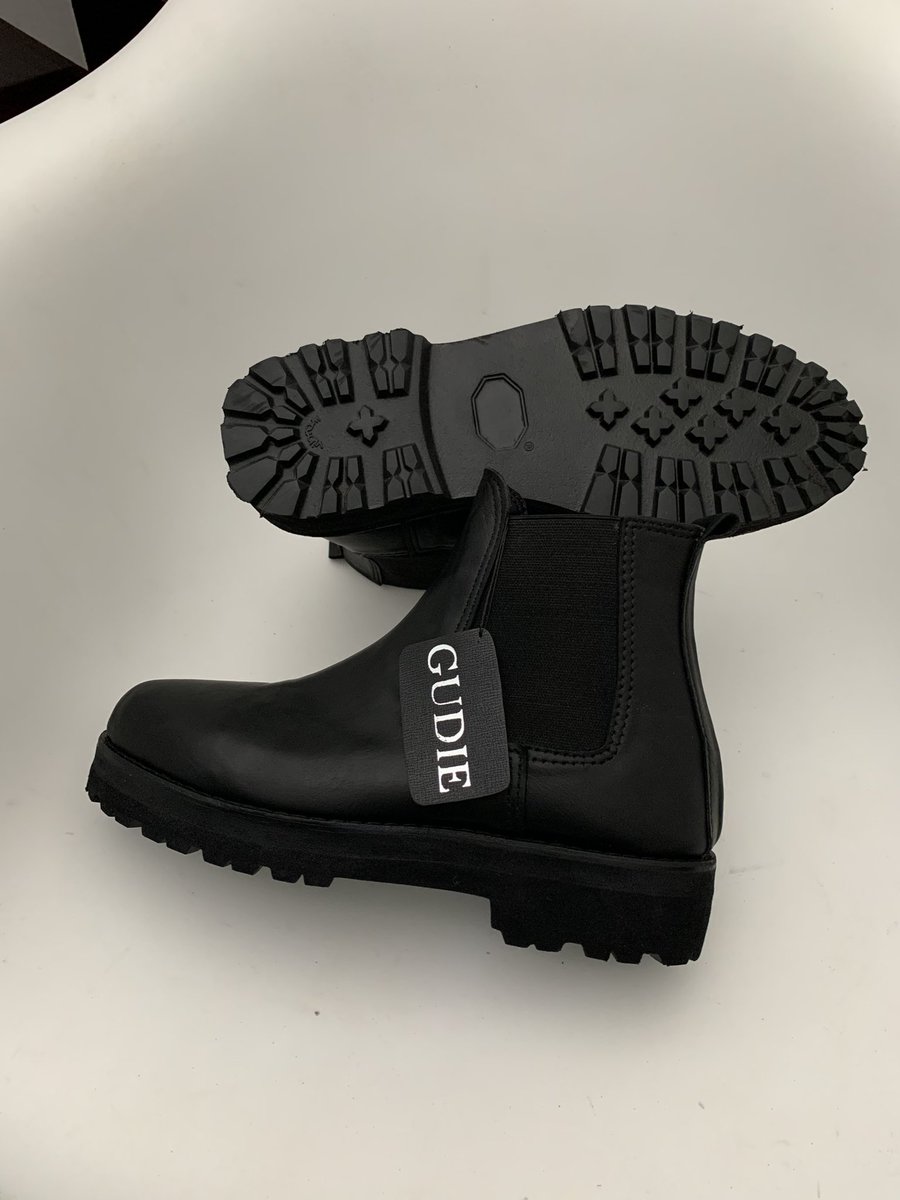 GoodnessAdeosun's tweet photo. I made it with a caterpillar sole. 

It’s very Light in weight and great quality. https://t.co/4LaCOmLCF2