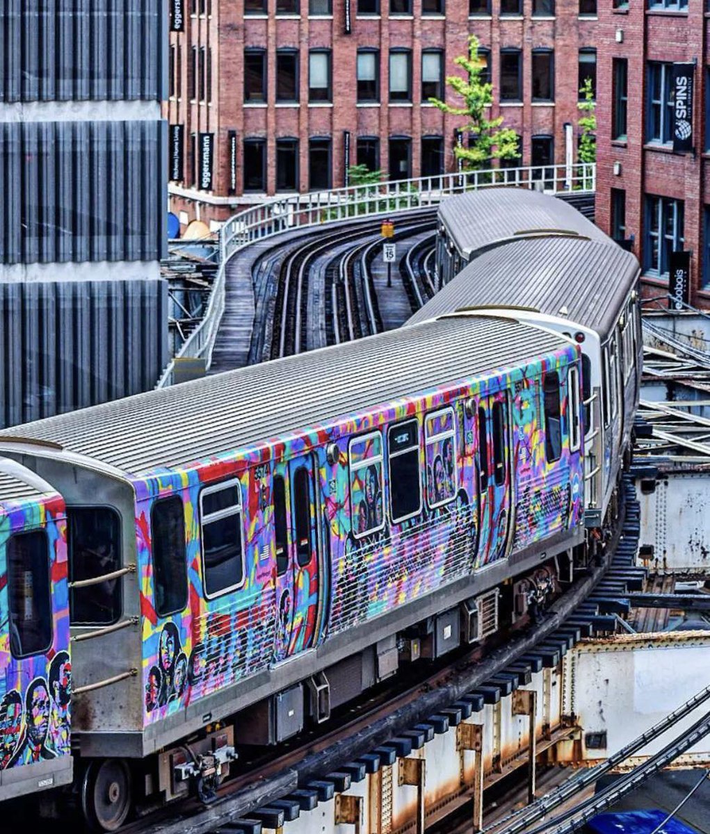 yangzhi95635299's tweet photo. The streets of Chicago are full of art. https://t.co/GII92TOjHU