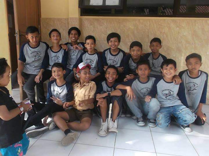 throwback03_'s tweet photo. Teman teman apa masih ingat....
hihihihi https://t.co/Y4fDgim1Jr