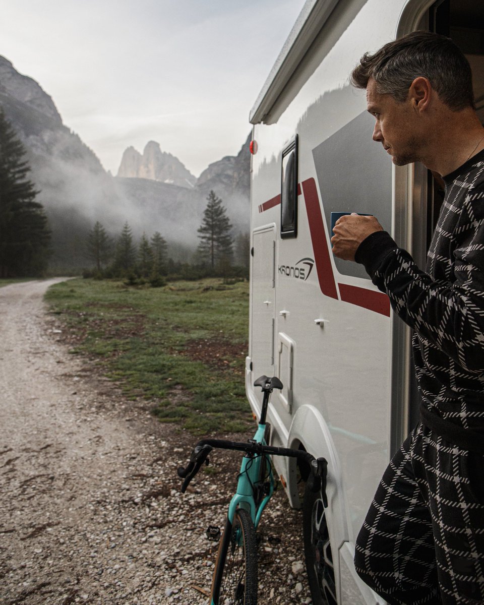 After a day of filming and riding, Nico takes a quiet moment of reflection atop the Bianchi Impulso Pro.
#Bianchi #RideBianchi #GiroReflections #GirodItalia #BianchiBicycles #ImpulsoPro #Gravel #UnlimitedGravel #UnlimitedFun