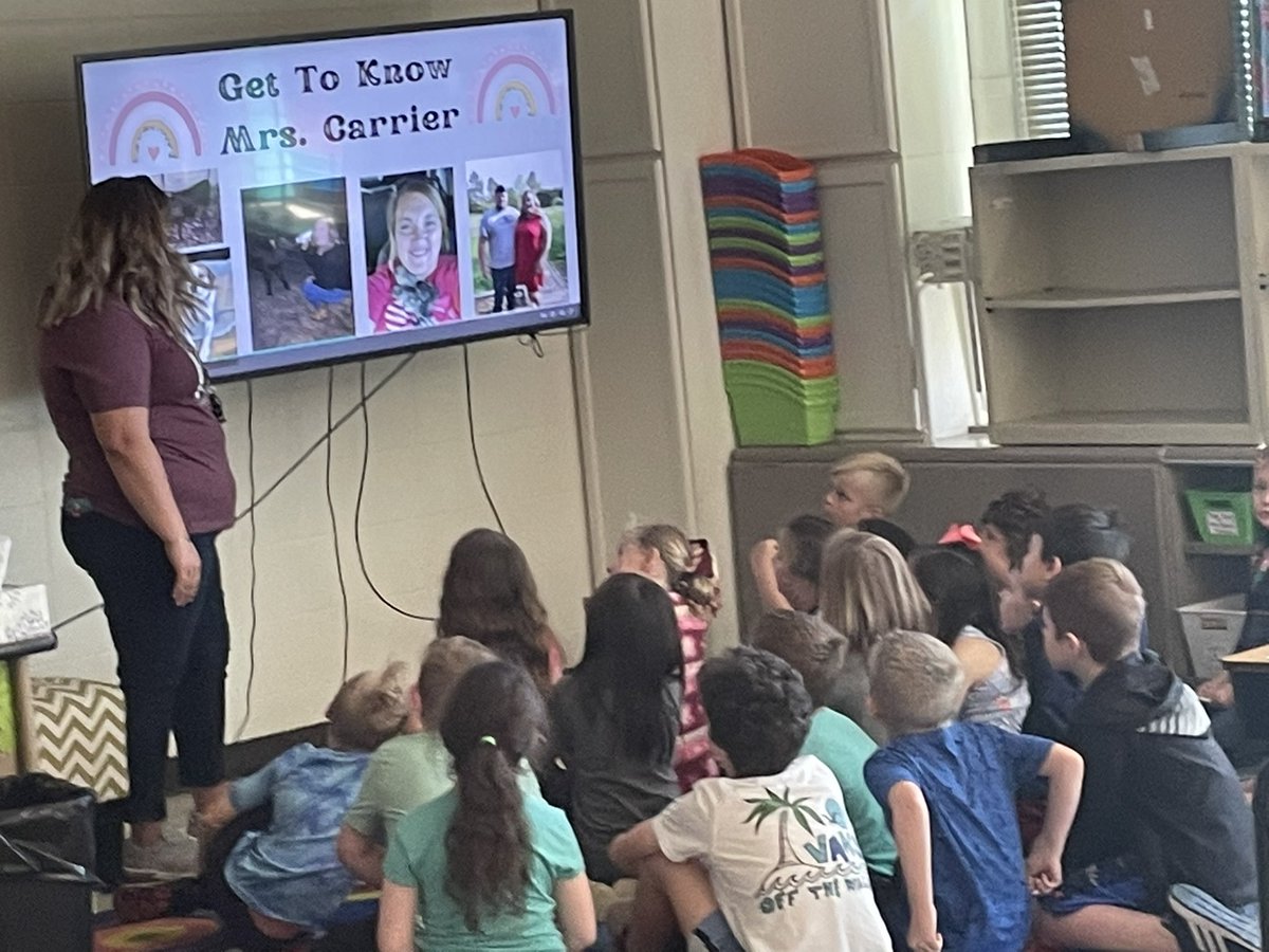 LREWildcats's tweet photo. 1st graders BUMPED UP to 2nd grade today. It was great to have them visit. #FutureSecondGraders #WeAreLR https://t.co/4utLkhgAzD