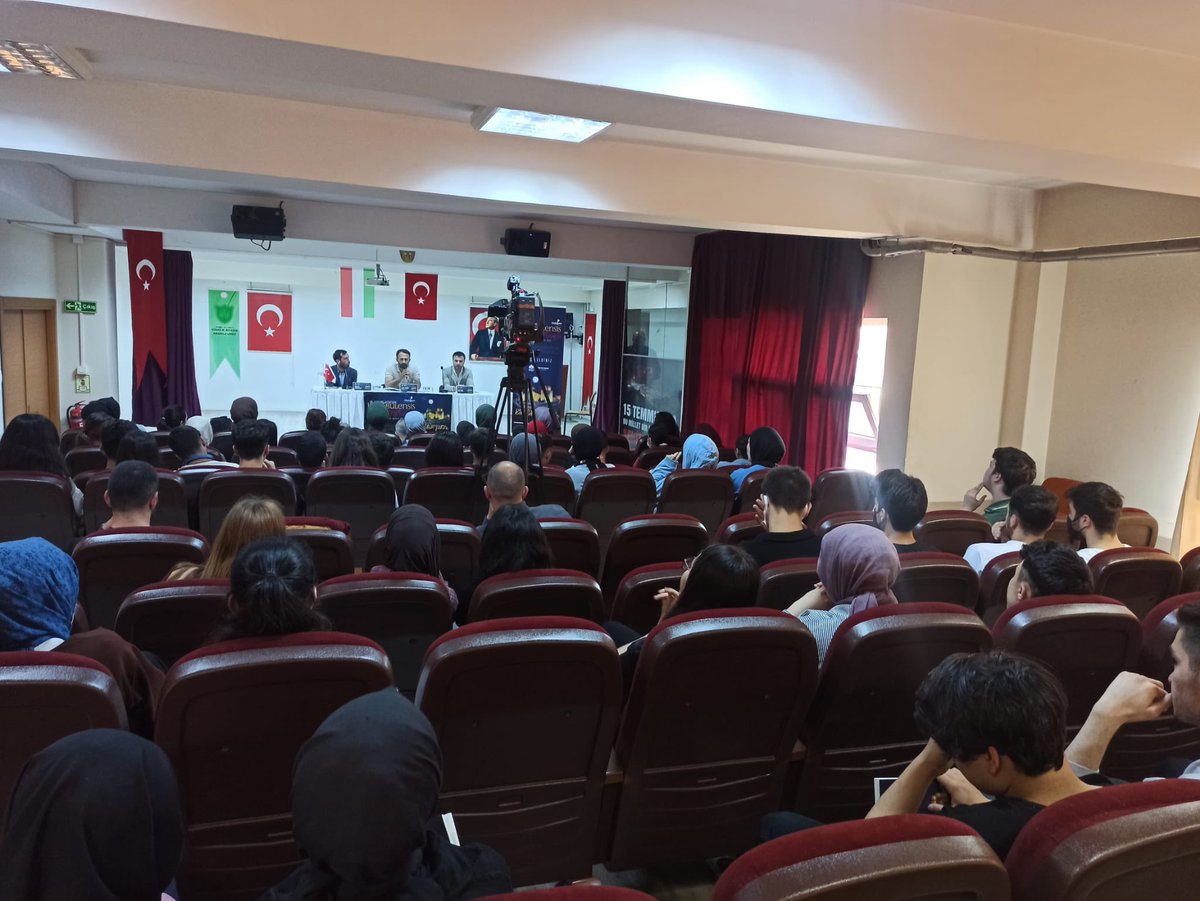 Uluslararası İstanbulensis Şiir Festivali kapsamında  Hüsnü M.Özyeğin Anadolu Lisesinde gençlerimizle buluştuk. Emeği geçen herkese kalbî teşekkür... <a href="/Keskin_Huseyin/">Hüseyin Keskin 🇹🇷</a> <a href="/mehmetmazak1/">Mehmet Mazak</a> <a href="/aydosedebiyat/">Aydos</a> <a href="/teferrucdergisi/">Teferrüc Dergisi 📚🇹🇷</a> <a href="/AydostDergi/">Aydos't Dergi</a>