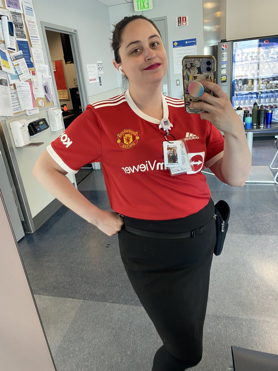 ThatJessAtMCO's tweet photo. Sporting my sports day best at work today ⚽️🥅 #ManUnited #football #ManchesterUnited #UnitedAirlines https://t.co/4R9siblTQ0