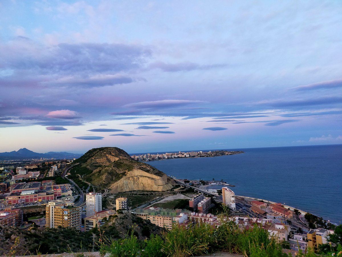 EmmaMRiley's tweet photo. Stunning end to #biochemevent Machines on Genes earlier this week. Tired cloning brain is refreshed with lots to think about! For now, full holiday mode😎 https://t.co/zI4EUFClA3