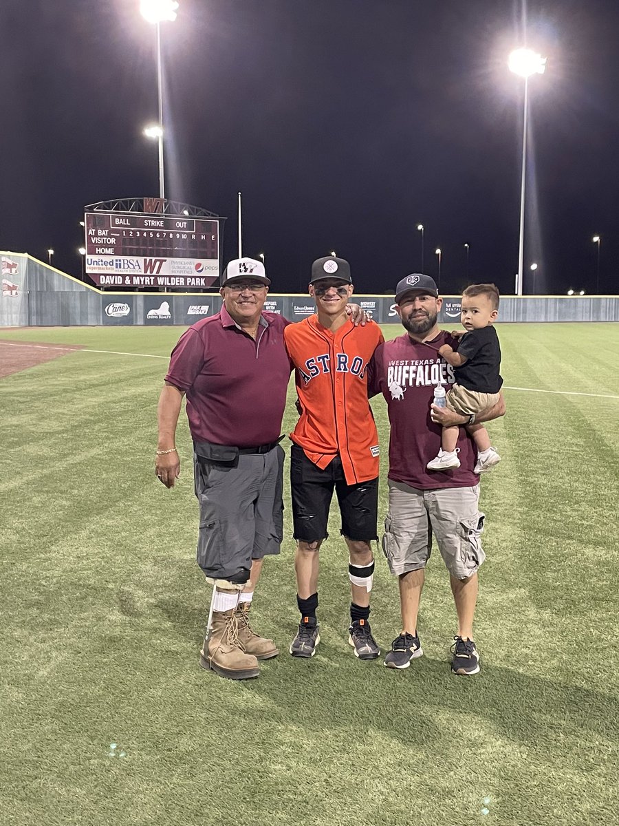 GMadrid5's tweet photo. Happy Birthday to my pops 💪🏻🎣
Love You https://t.co/YlUjKqYOuR