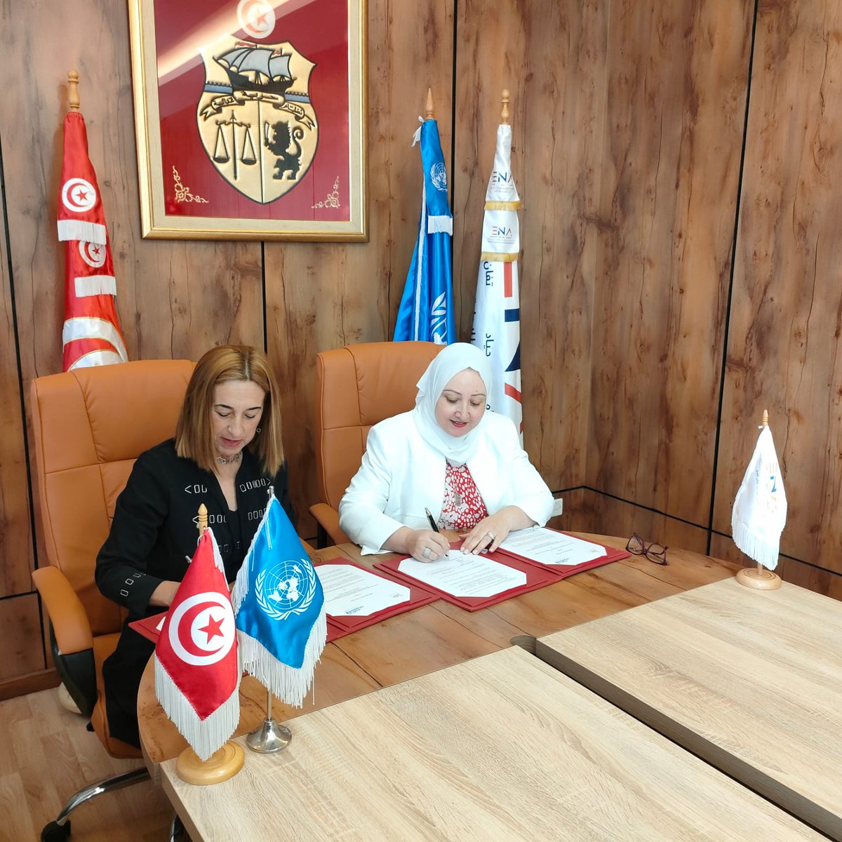 ONU Femmes Tunisie (@onufemmestn) on Twitter photo Le 27 mai 2022, un protocole d'accord a été signé entre l'ENA et <a href="/onufemmestn/">ONU Femmes Tunisie</a> portant sur le développement des compétences des agents publics dans le domaine de l'égalité des genres et la budgétisation sensible au genre par l'organisation des formations certifiantes. Le 27 mai 2022, un protocole d'accord a été signé entre l'ENA et <a href="/onufemmestn/">ONU Femmes Tunisie</a> portant sur le développement des compétences des agents publics dans le domaine de l'égalité des genres et la budgétisation sensible au genre par l'organisation des formations certifiantes.