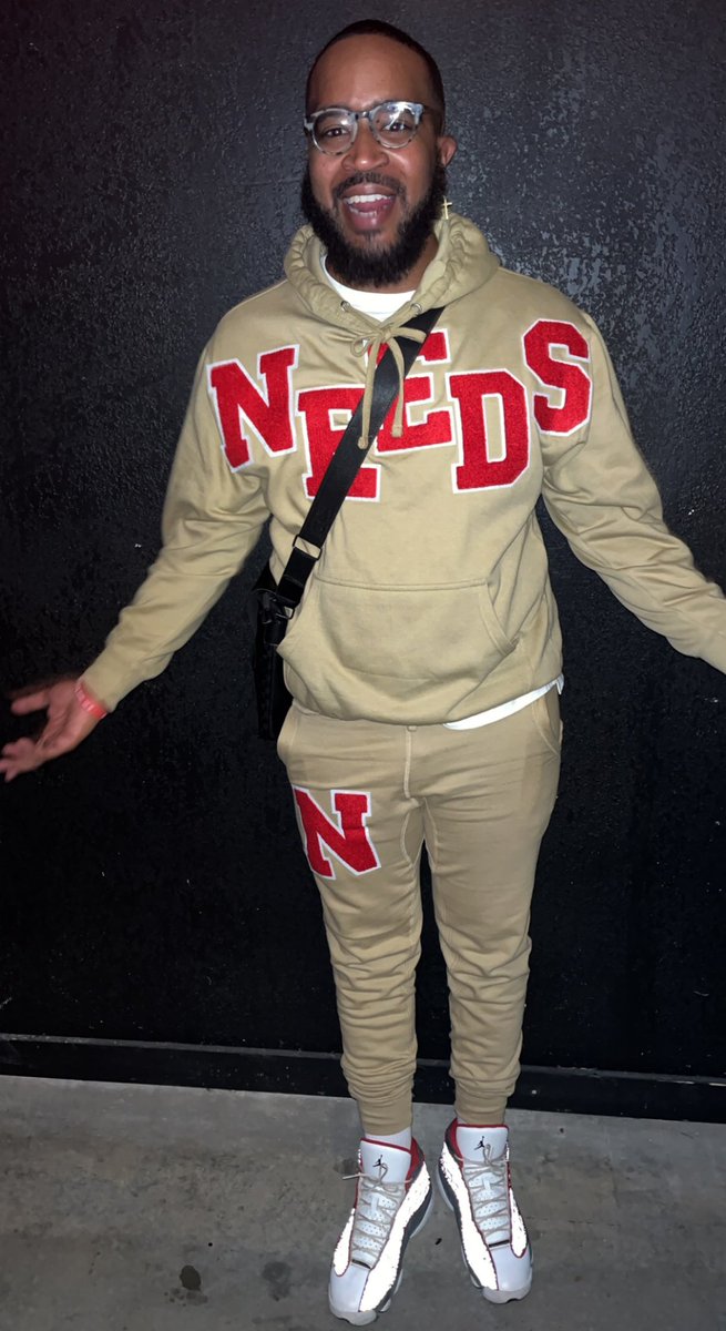 SirLeando's tweet photo. I’m officially relaunching my website on Memorial Day 5/30 @needsclothing__. A lot more products &amp; colors on the way. 

Sidenote: If you don’t buy anything by the end of the week I will be blocking you. Peace &amp; Happiness ✌🏾 https://t.co/oqJD04griT