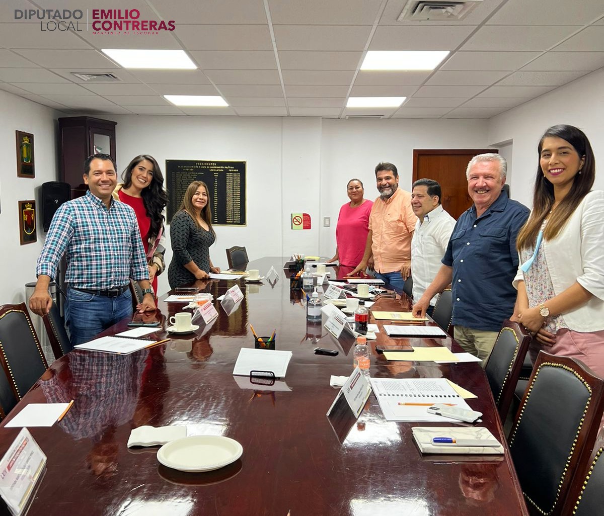 EmilioCMDE's tweet photo. Hoy viernes se llevó a cabo la sesión de trabajo en el @CongresoTab; donde la Junta de Coordinación Política tocó  diversos puntos considerados en la agenda. Las labores legislativas no se detienen. Reconozco la labor de mis compañeros @JaimeLastra_ @miguelvelezmyc  @anaisabel_nd https://t.co/kJ9hGntGyD