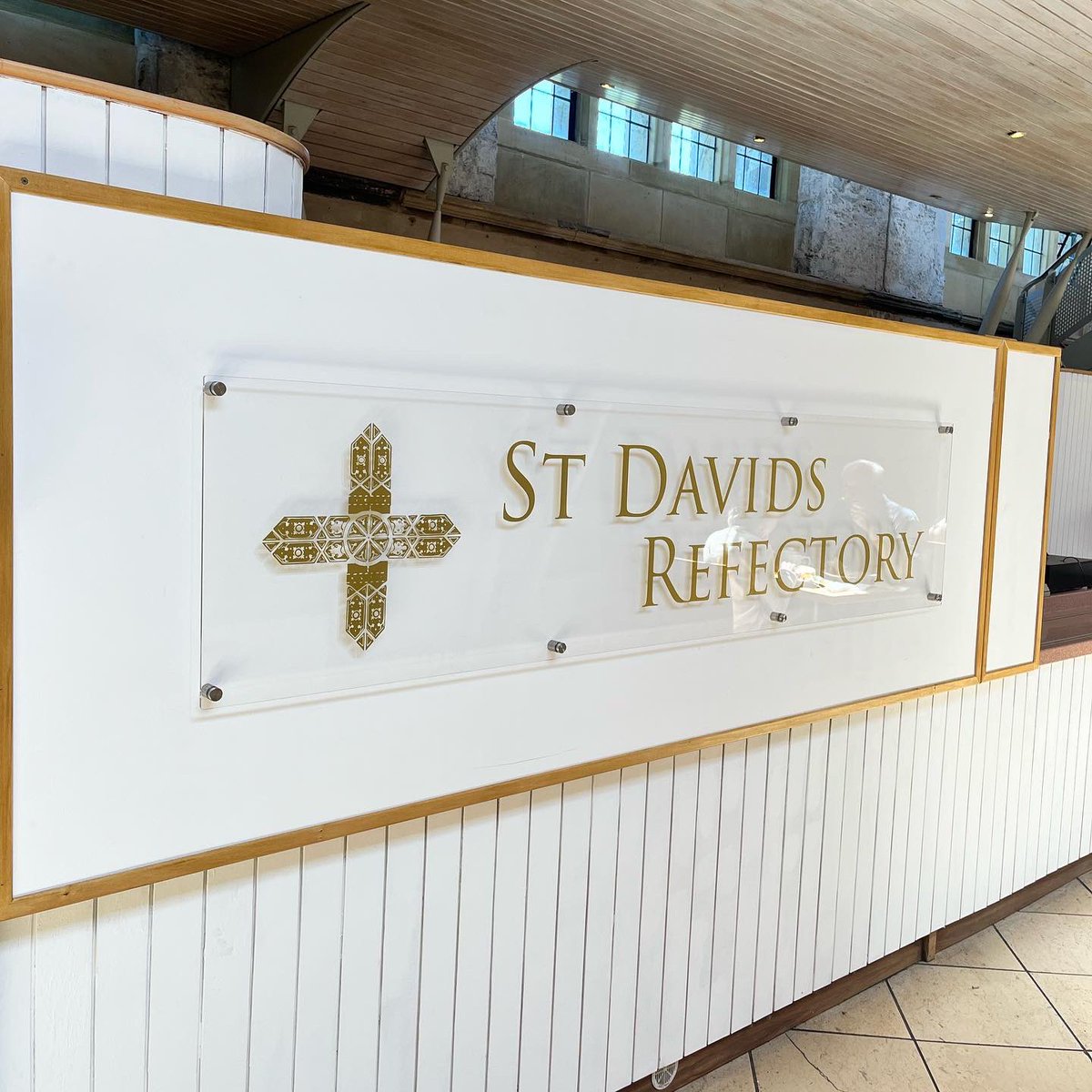 the_refectory_'s tweet photo. #newsignday ready for Festival week thanks to @abersign π
#therefectory #stdavidsrefectory #stdavidscathedral https://t.co/dP4iSEzRvF