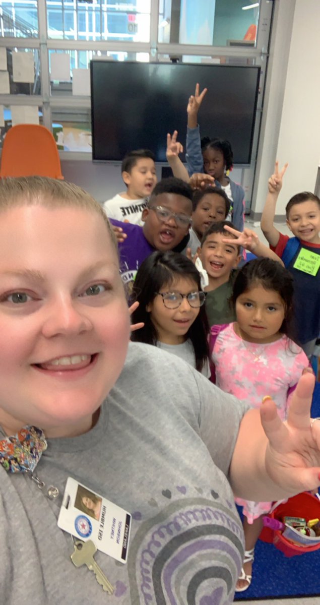 MrsJohnson_LLE's tweet photo. Peace Out, First Grade! #SensationalSecondGraders @HumbleISD @HumbleISD_LLE https://t.co/TdRKIyTJfS