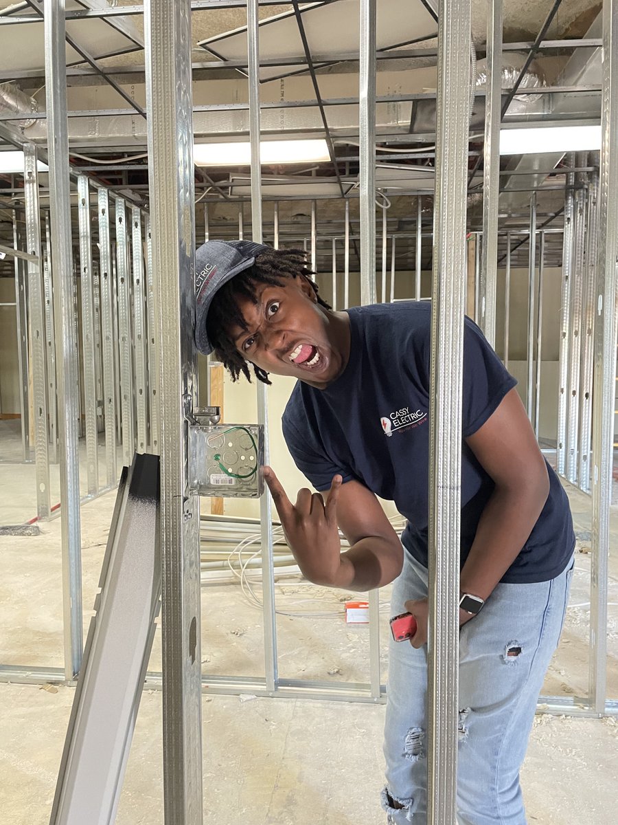 CassyElectric's tweet photo. 🤟 How we feel when the project is moving along on time AND on budget! HAPPY FRIDAY! 😂😜🤟 

#cassyelectric #youhirewewire #womanowned #electricians #projectmanager #rockon #womeninconstruction #familybusiness #3generations #southcarolina #greenvillesc #upstatesc https://t.co/tmxdK7omPT