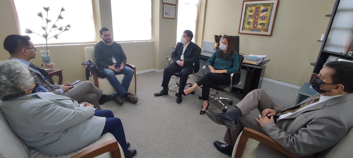 Hoy recibimos al Mgs. Jorge Poveda, representante del <a href="/Caces_Ec/">CACES</a>, con el fin de coordinar espacios de participación académica.
#educacionsuperior #educacion #sudamericano