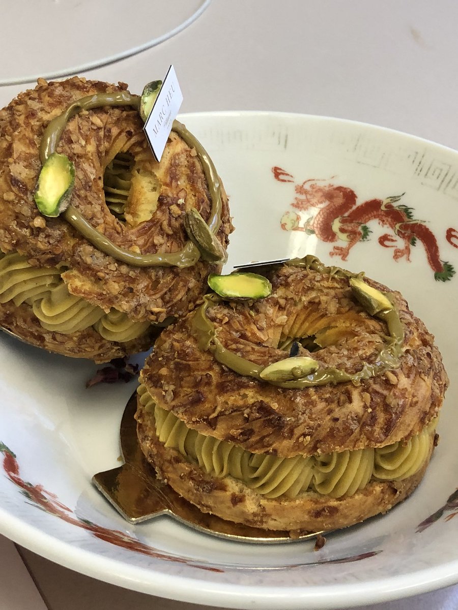 BeaBasel's tweet image. Lab treats! Reward for my undergrad and myself for being the only people in the lab! #micropop #postdocs #postdoclife #longFridays