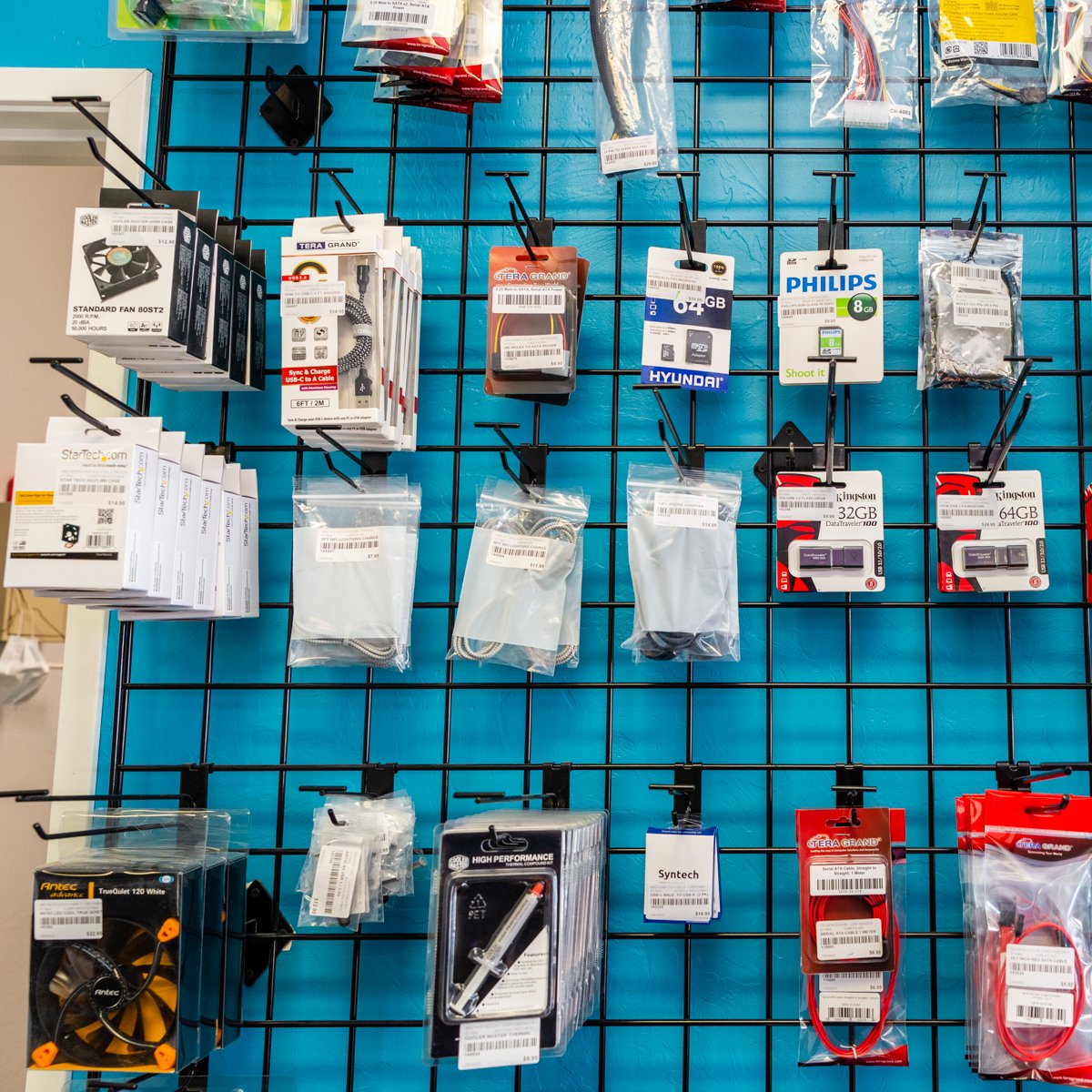 RVFInvestment's tweet image. We&apos;ve got all the extra accessories and bits and bobs your computer might need. #ComputerRevival #COmputerRepair #TechSavvy #TusconAZ #PCRepair