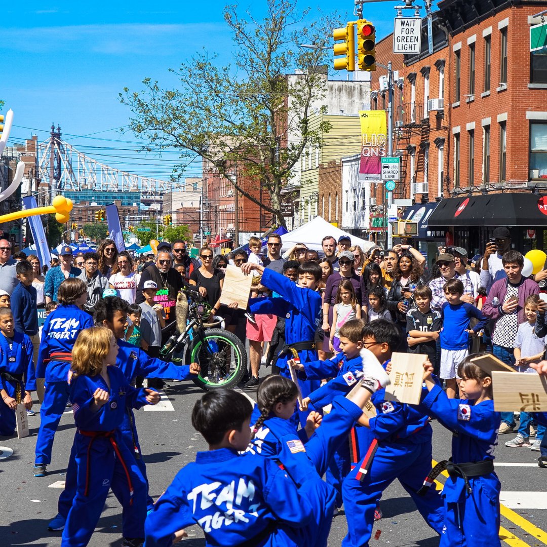 LICPartnership's tweet photo. 🔴🔵🟡 Come to #LICSprings on Saturday, June 18 for all sorts of free &amp; fun activities including:

💃 Dance parties &amp; lessons
🐕 Dog &amp; puppy activities
🎨 Art activities
⚽ Fitness contests &amp; drills
💆 Massages
🎥 Costume making
🎤 Performances

And more! https://t.co/WmN67p9pdF https://t.co/ntM6XtsyeF
