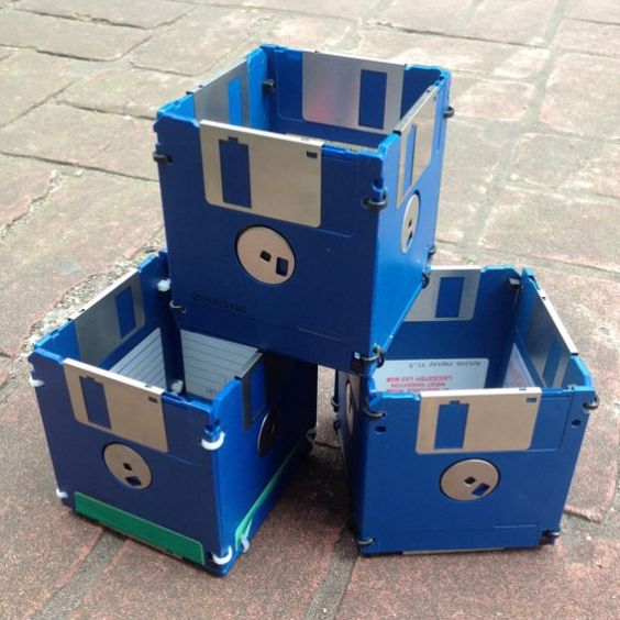 SoftViBlog's tweet photo. Old computers and hardware ideas #compuer #ideas #diy #softvi #softviblog #recycle #reciclaje https://t.co/bls35qiqQy