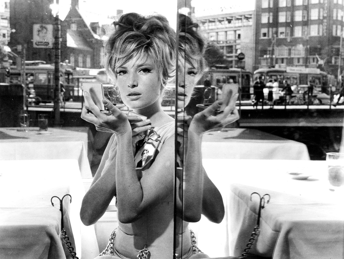 cinemabooknerd's tweet photo. Monica Vitti, Modesty Blaise style #Hairspiration https://t.co/VUZ2SZs9hd