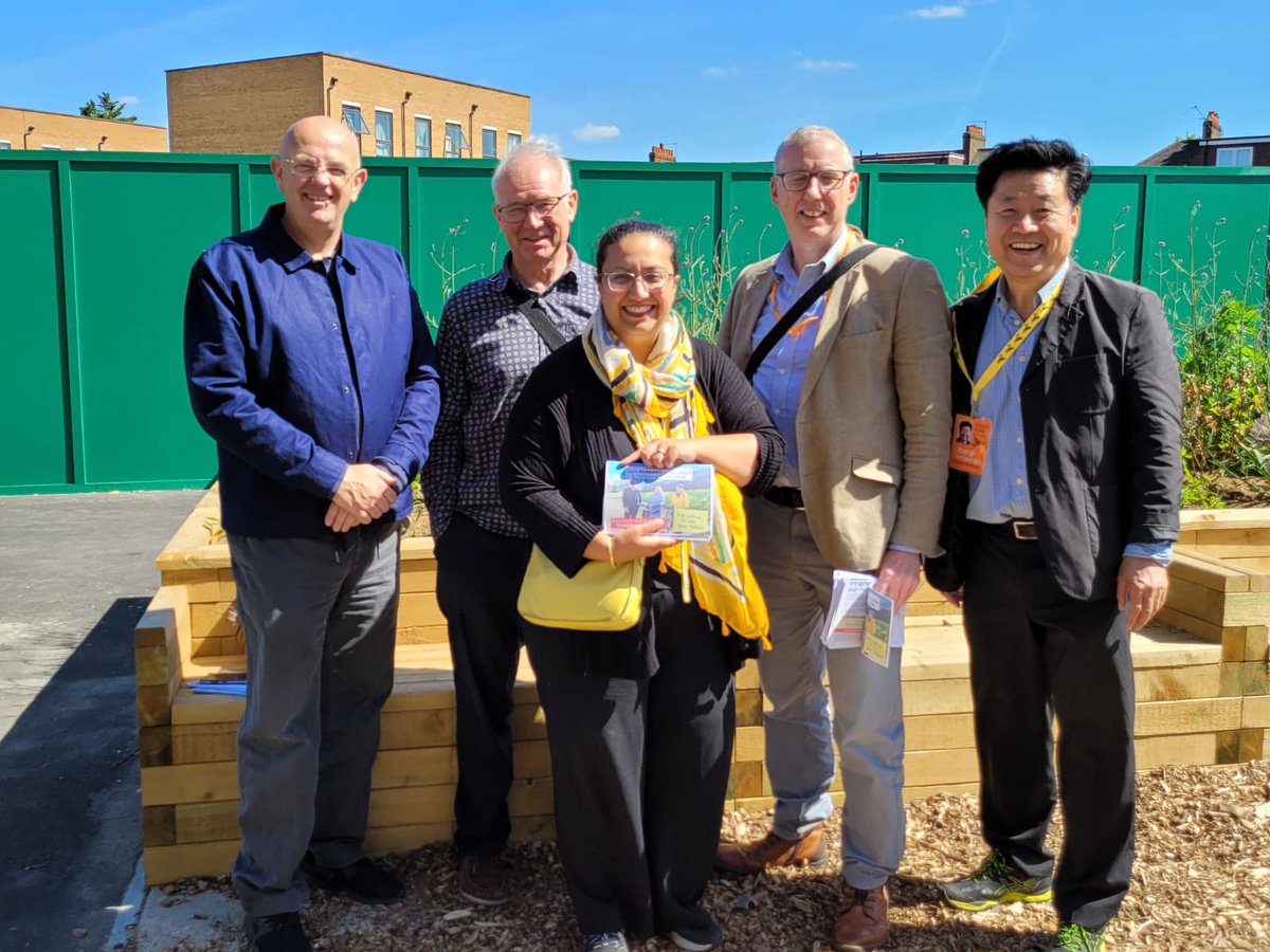 We’ve already been campaigning hard in New Malden Village ahead of the delayed elections later this month.

Thanks to <a href="/HinaBokhariLD/">Hina Bokhari OBE AM 🔶</a> for coming and supporting the team earlier this evening. #LE2022